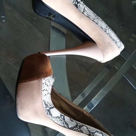 Heels - Picture 2 of 3